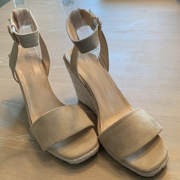 Charlotte Russe Wedge Peep toe sandals, new without box, size 6 - Picture 2 of 8